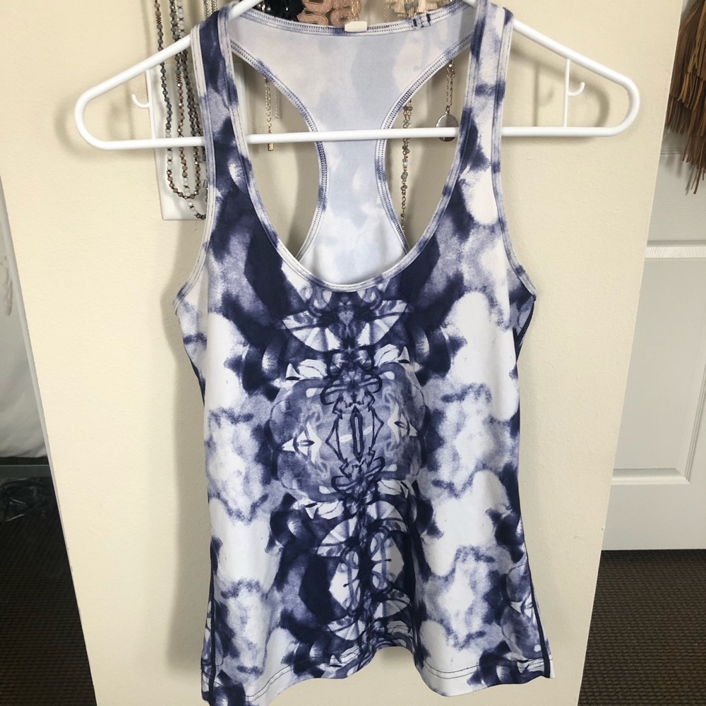 Lululemon athletic top